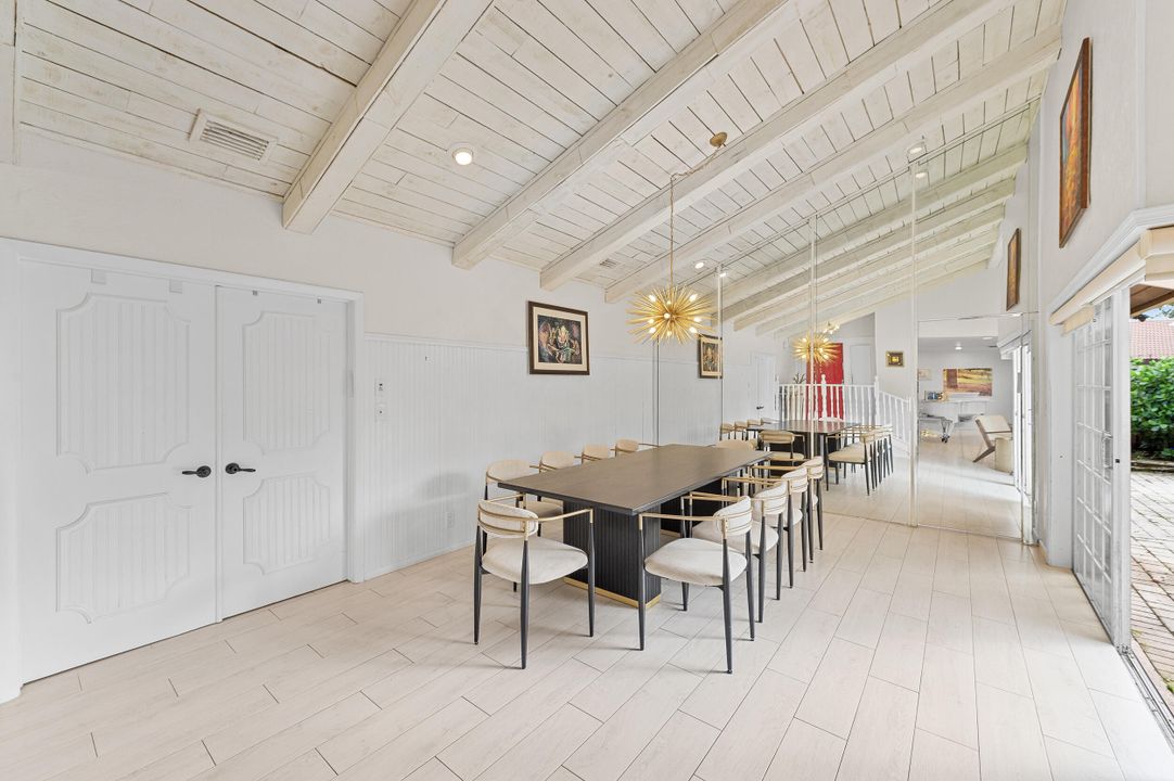 En Venta: $865,000 (3 camas, 2 baños, 1946 Pies cuadrados)