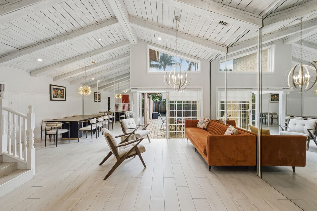 En Venta: $865,000 (3 camas, 2 baños, 1946 Pies cuadrados)