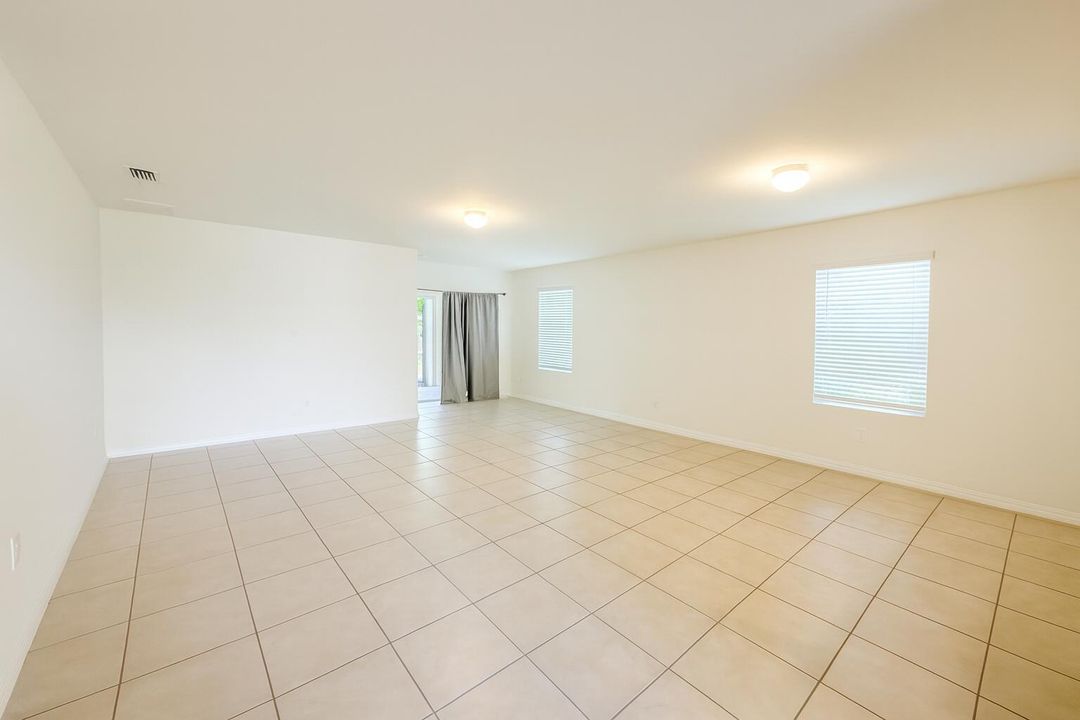 待售: $329,999 (3 贝兹, 2 浴室, 1747 平方英尺)