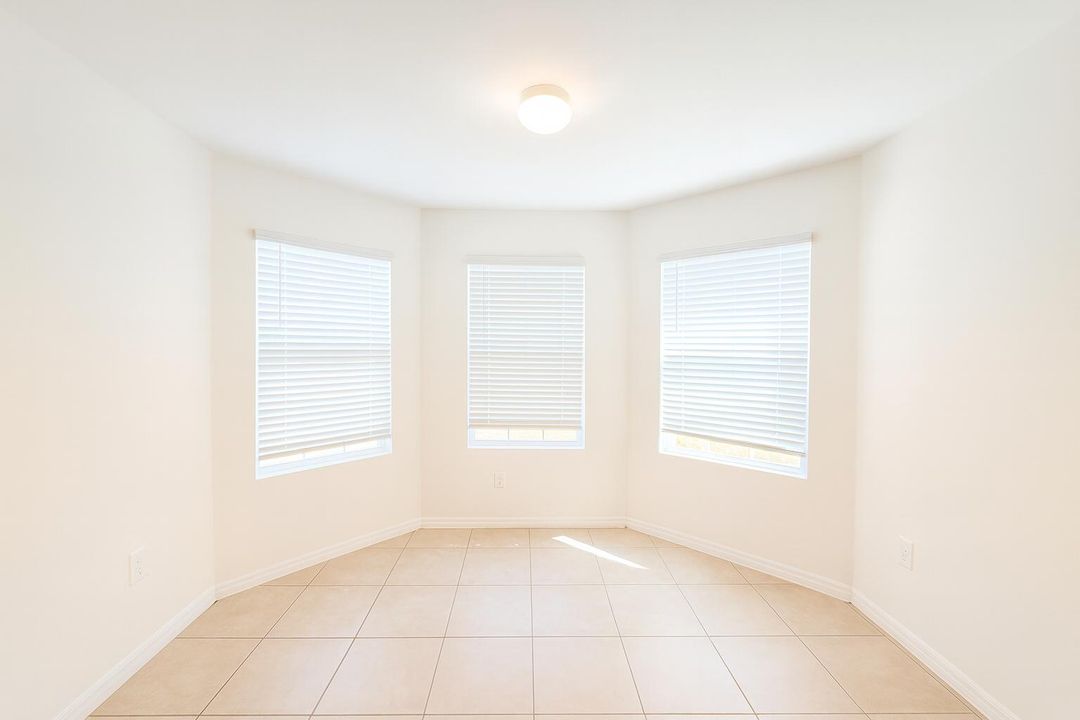 待售: $329,999 (3 贝兹, 2 浴室, 1747 平方英尺)