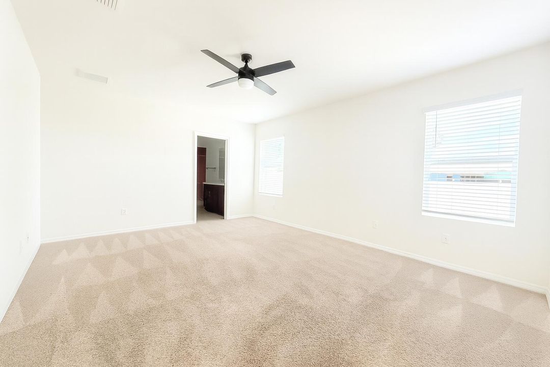 待售: $329,999 (3 贝兹, 2 浴室, 1747 平方英尺)