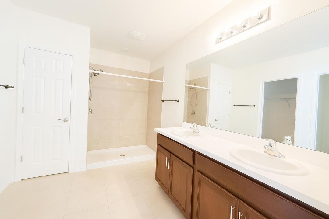 待售: $329,999 (3 贝兹, 2 浴室, 1747 平方英尺)