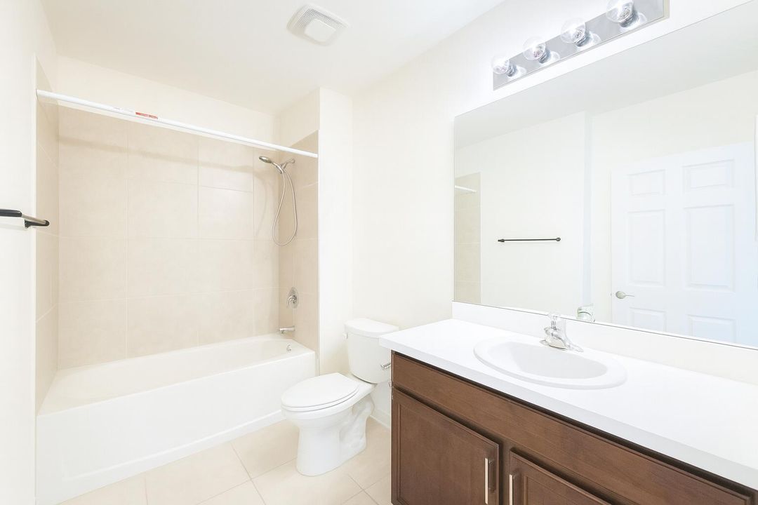 待售: $329,999 (3 贝兹, 2 浴室, 1747 平方英尺)