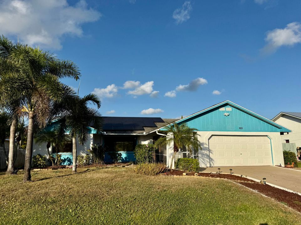 For Sale: $339,900 (3 beds, 2 baths, 1600 Square Feet)