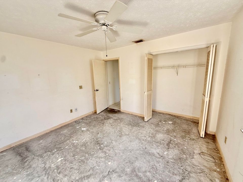 For Sale: $339,900 (3 beds, 2 baths, 1600 Square Feet)