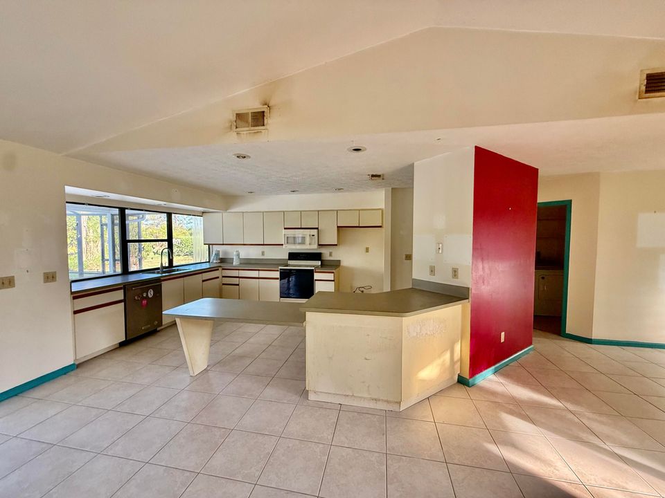 For Sale: $339,900 (3 beds, 2 baths, 1600 Square Feet)