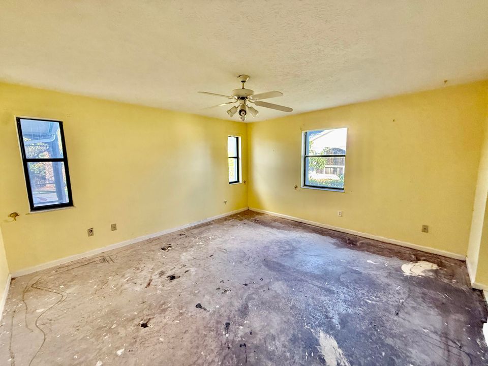 For Sale: $339,900 (3 beds, 2 baths, 1600 Square Feet)