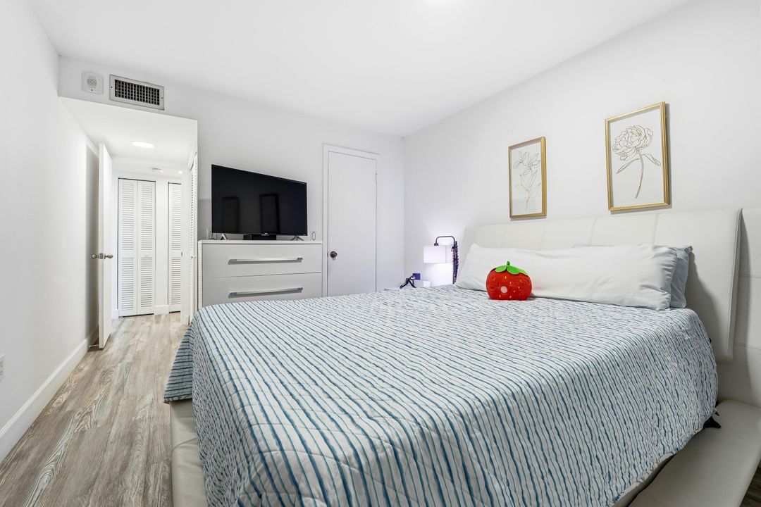 For Sale: $198,700 (1 beds, 1 baths, 658 Square Feet)