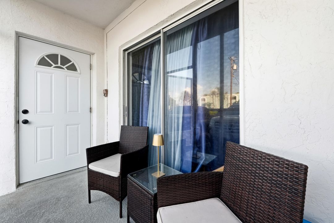 For Sale: $198,700 (1 beds, 1 baths, 658 Square Feet)