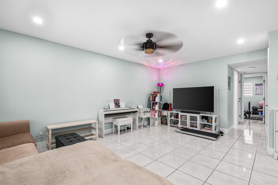 待售: $235,000 (2 贝兹, 2 浴室, 1000 平方英尺)