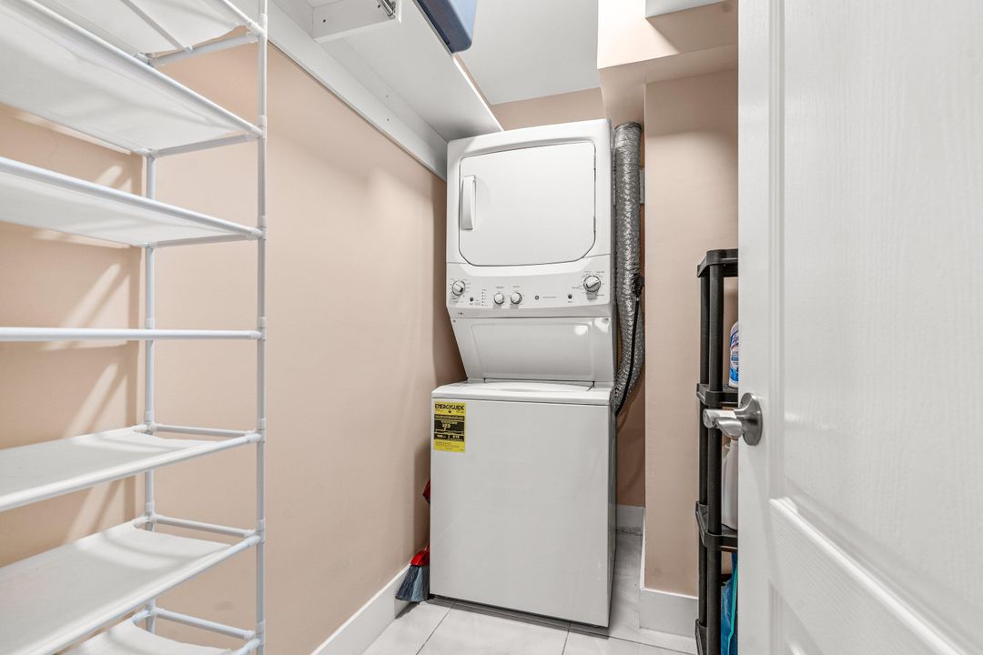 待售: $235,000 (2 贝兹, 2 浴室, 1000 平方英尺)