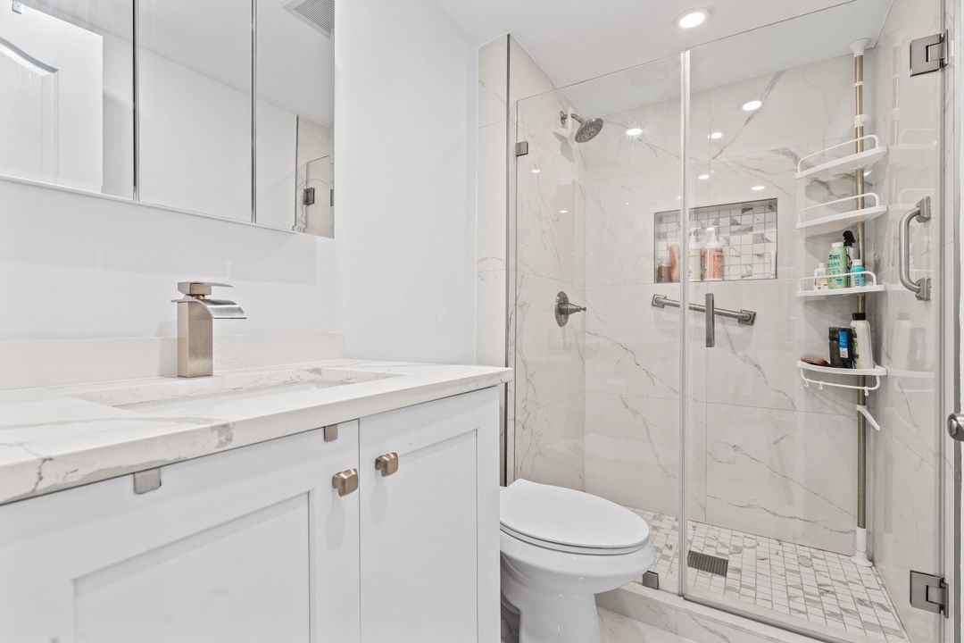 待售: $235,000 (2 贝兹, 2 浴室, 1000 平方英尺)