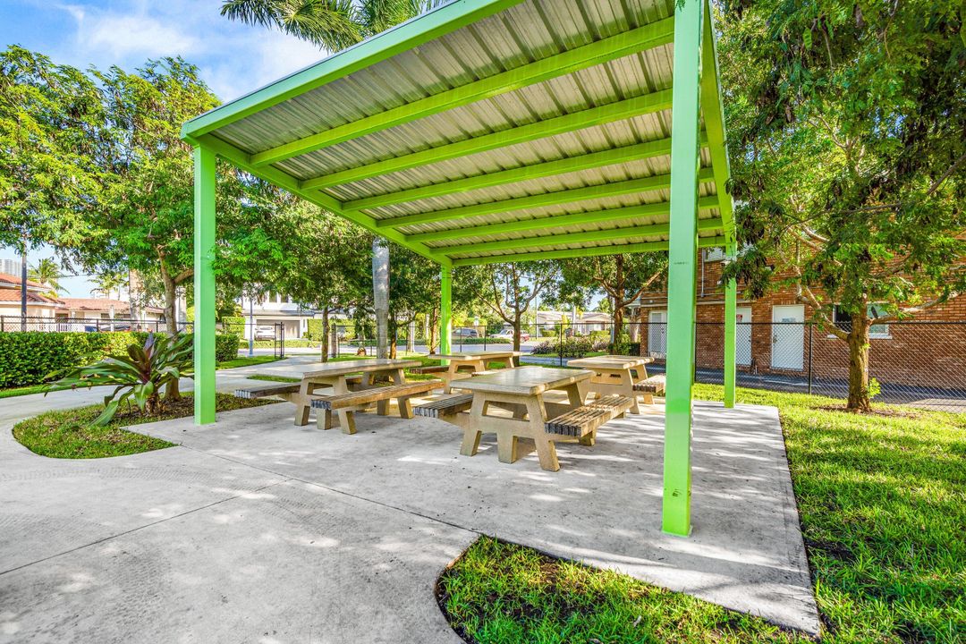 待售: $235,000 (2 贝兹, 2 浴室, 1000 平方英尺)