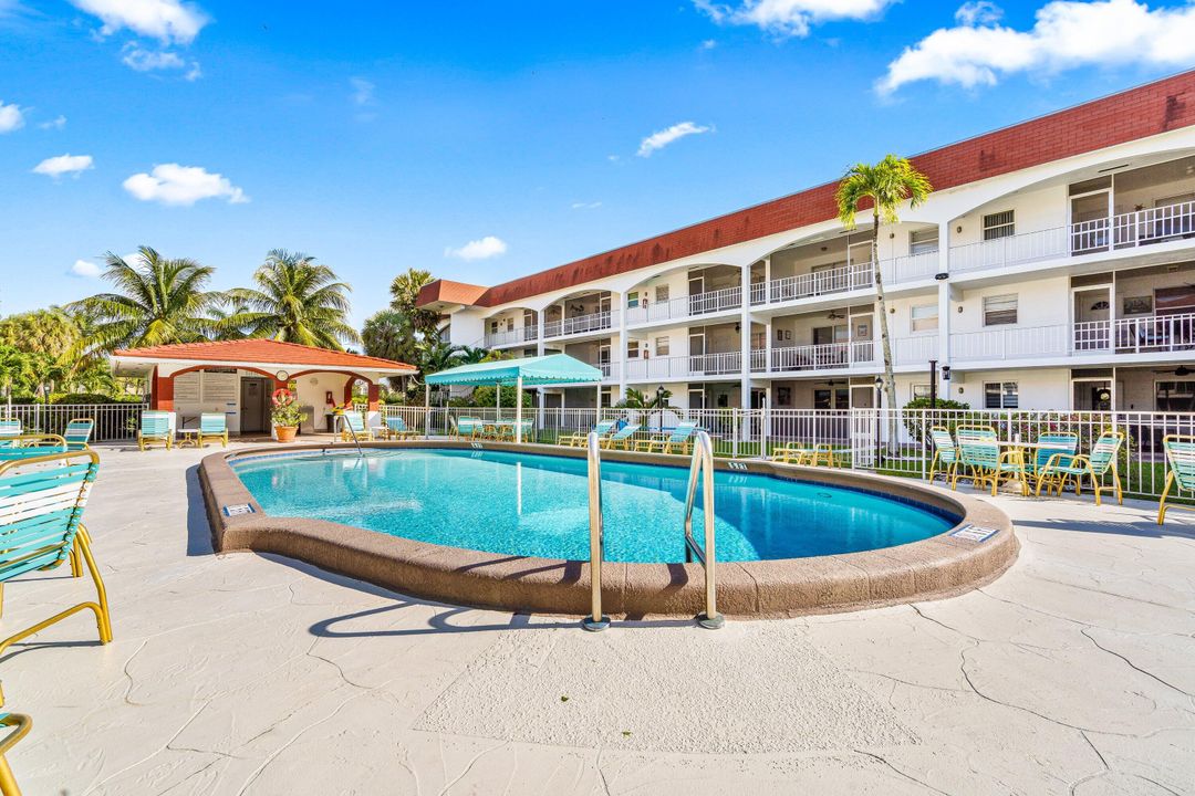 待售: $235,000 (2 贝兹, 2 浴室, 1000 平方英尺)