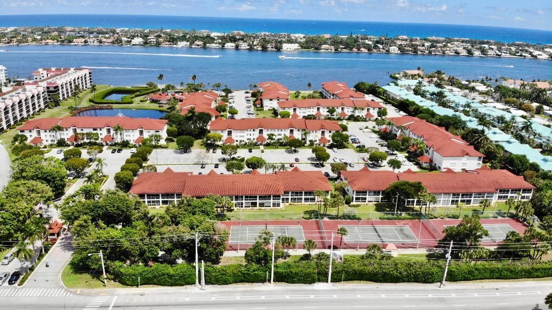 For Rent: $2,900 (3 beds, 2 baths, 1678 Square Feet)