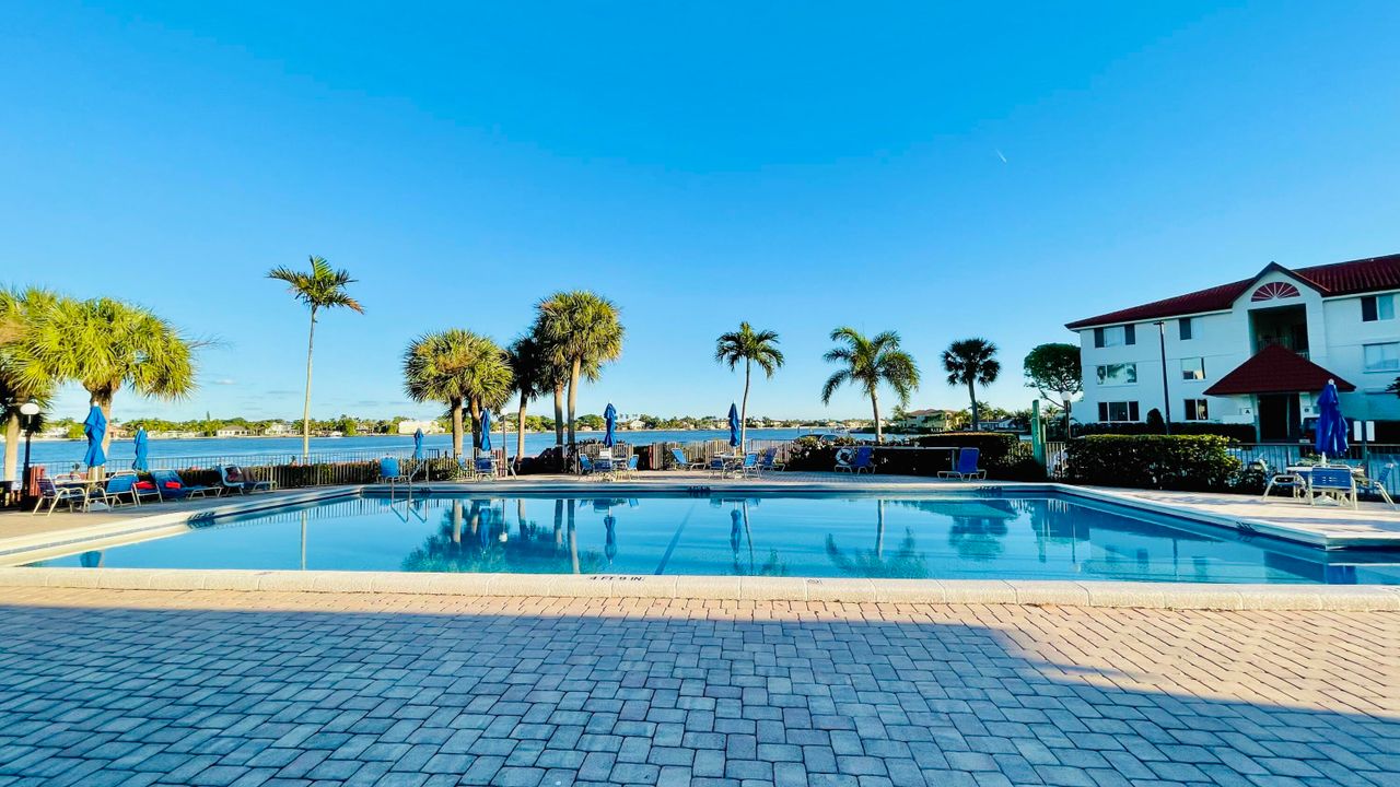 For Rent: $2,900 (3 beds, 2 baths, 1678 Square Feet)