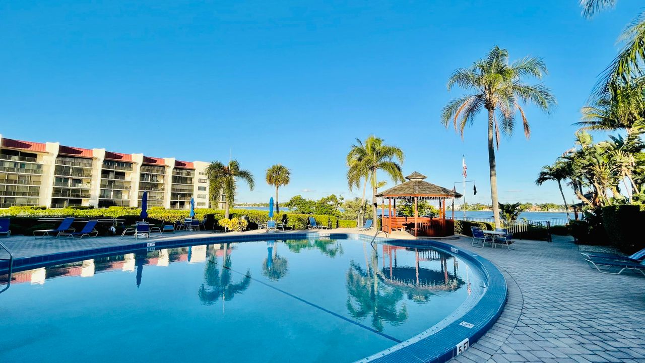 For Rent: $2,900 (3 beds, 2 baths, 1678 Square Feet)