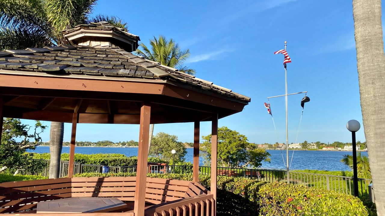 For Rent: $2,900 (3 beds, 2 baths, 1678 Square Feet)