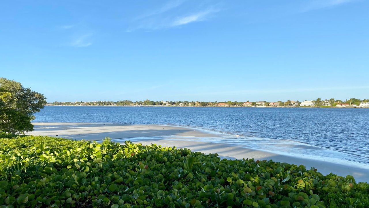 For Rent: $2,900 (3 beds, 2 baths, 1678 Square Feet)