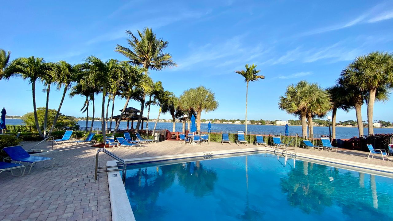 For Rent: $2,900 (3 beds, 2 baths, 1678 Square Feet)