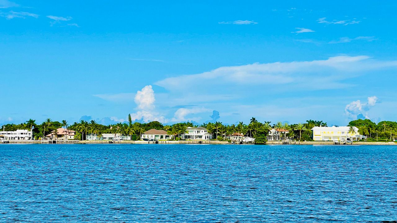 For Rent: $2,900 (3 beds, 2 baths, 1678 Square Feet)