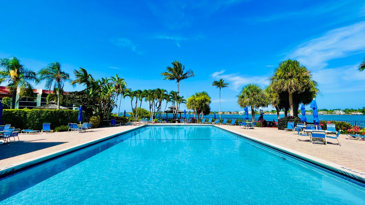 For Rent: $2,900 (3 beds, 2 baths, 1678 Square Feet)