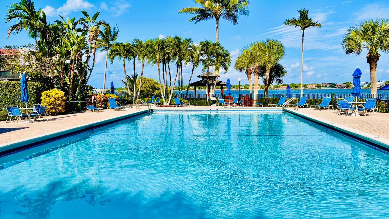 For Rent: $2,900 (3 beds, 2 baths, 1678 Square Feet)