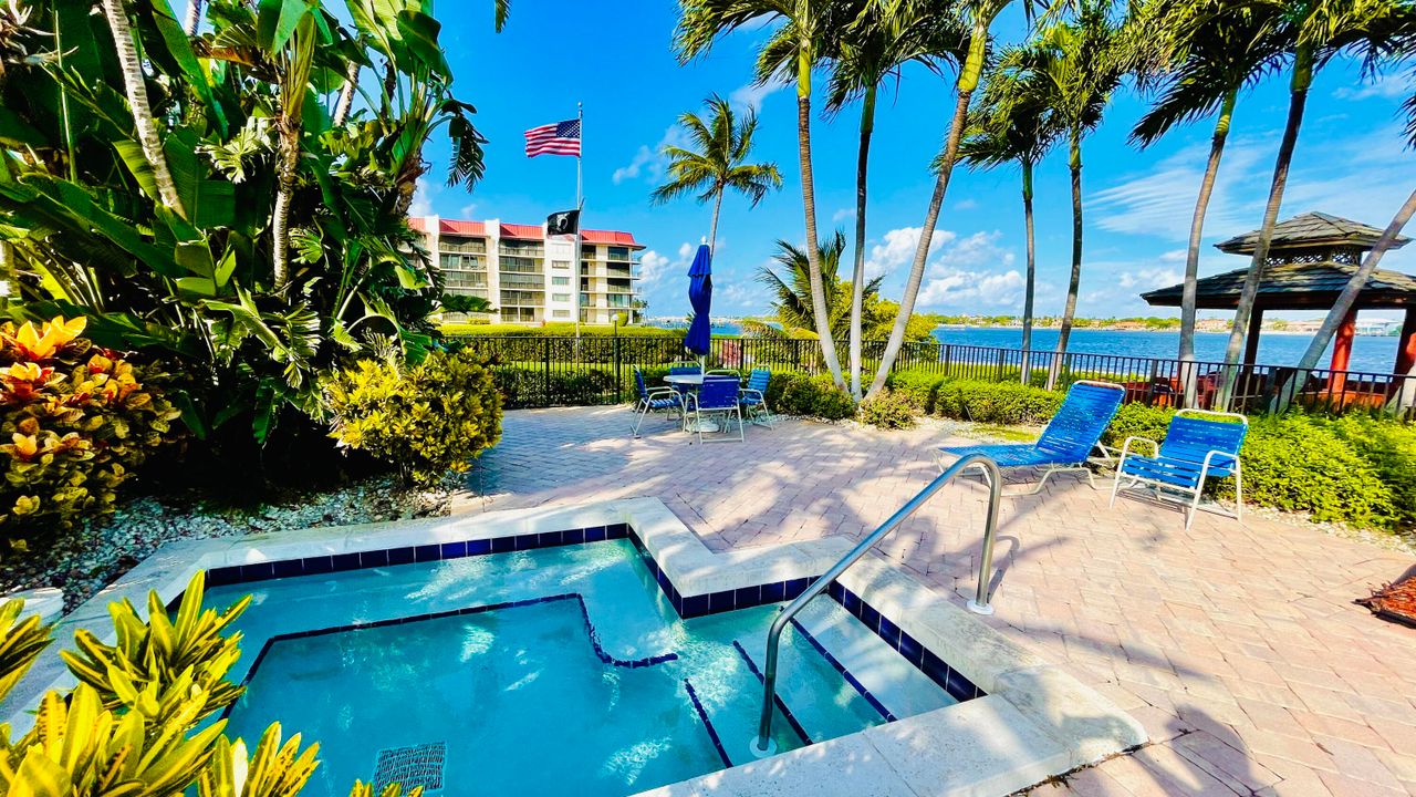 For Rent: $2,900 (3 beds, 2 baths, 1678 Square Feet)