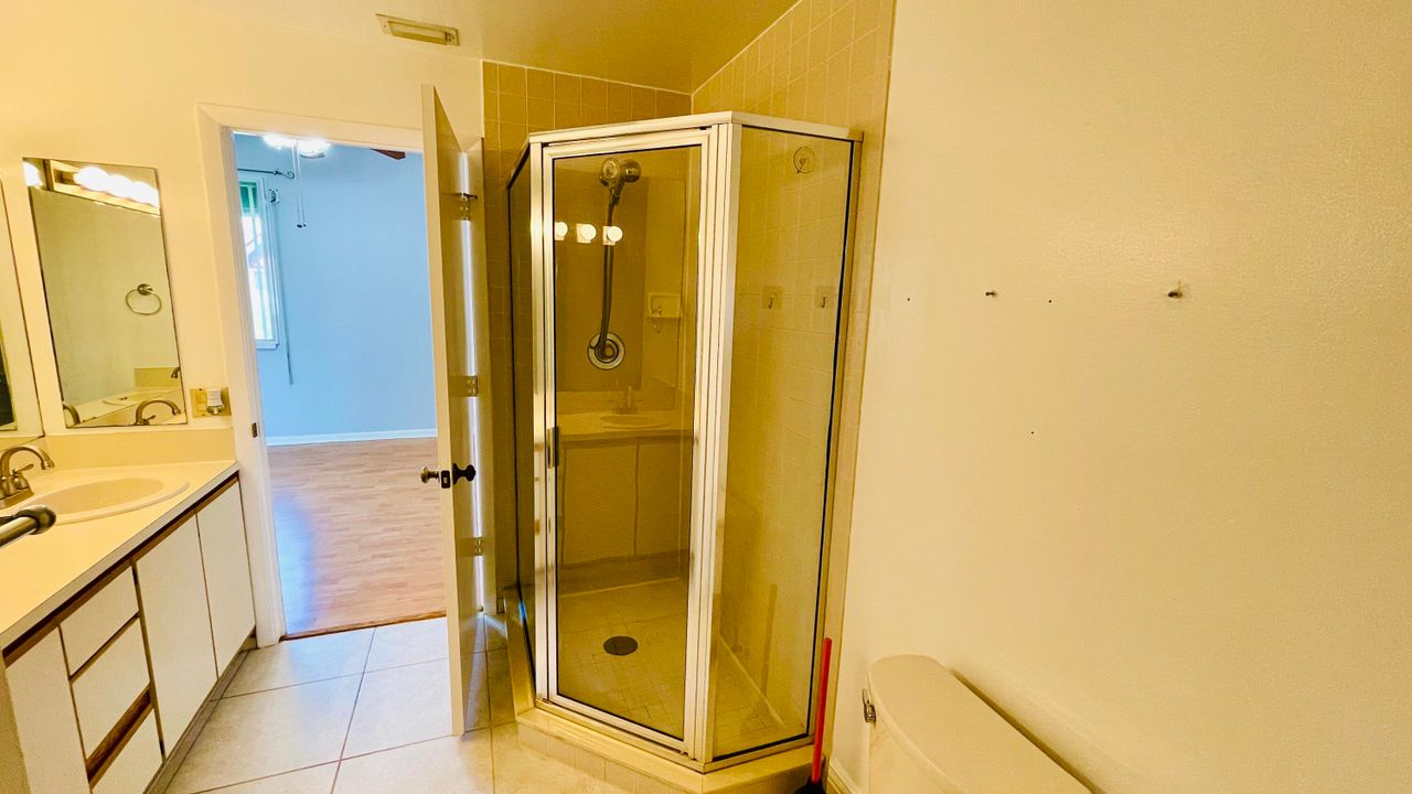 For Rent: $2,900 (3 beds, 2 baths, 1678 Square Feet)