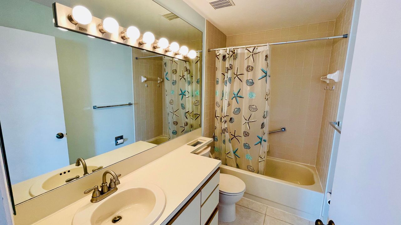 For Rent: $2,900 (3 beds, 2 baths, 1678 Square Feet)