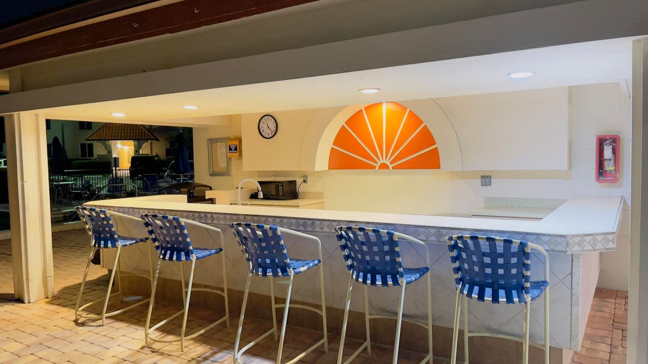 For Rent: $2,900 (3 beds, 2 baths, 1678 Square Feet)