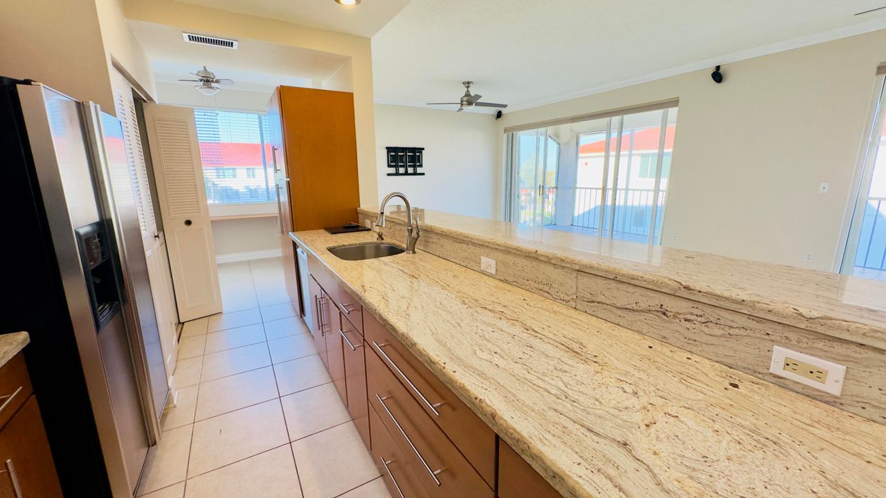 For Rent: $2,900 (3 beds, 2 baths, 1678 Square Feet)