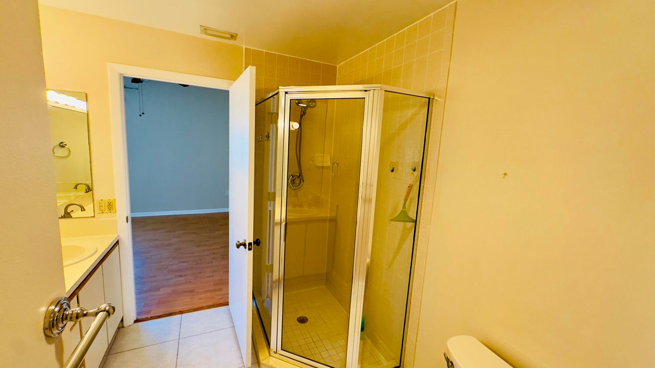 For Rent: $2,900 (3 beds, 2 baths, 1678 Square Feet)