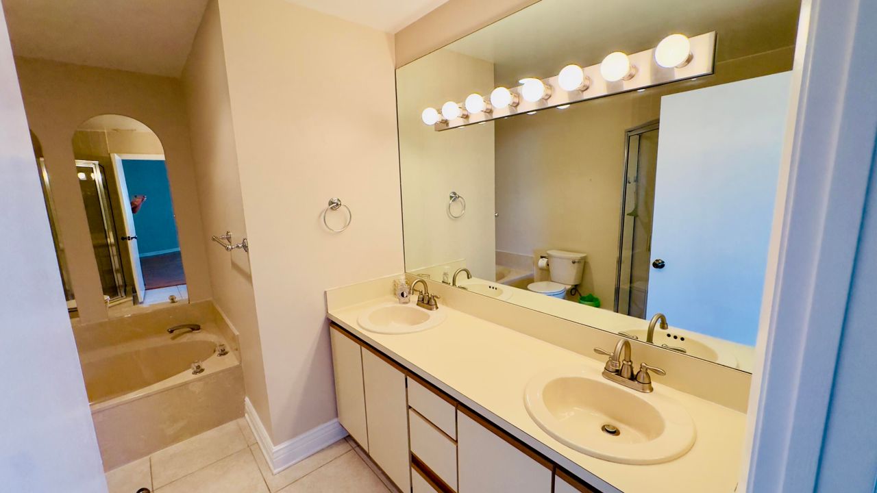 For Rent: $2,900 (3 beds, 2 baths, 1678 Square Feet)