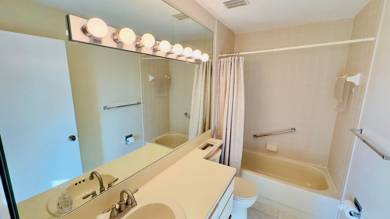 For Rent: $2,900 (3 beds, 2 baths, 1678 Square Feet)