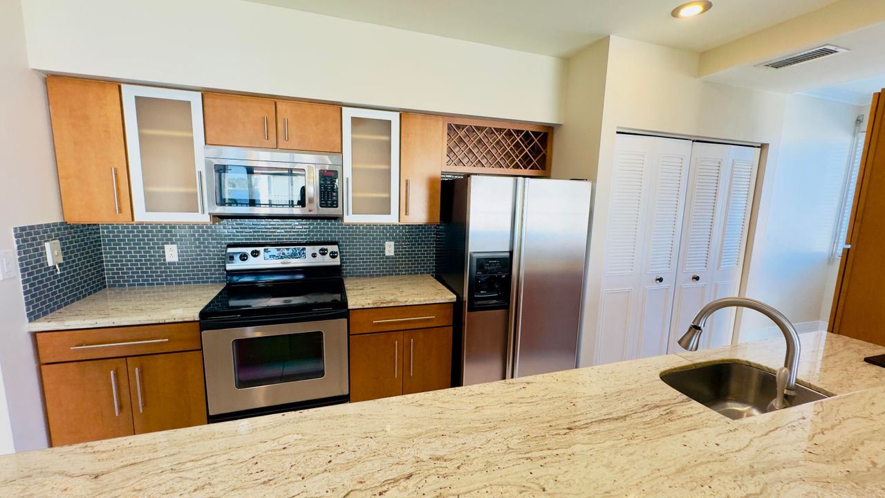 For Rent: $2,900 (3 beds, 2 baths, 1678 Square Feet)