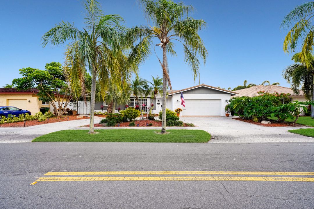 待售: $749,900 (3 贝兹, 2 浴室, 1702 平方英尺)