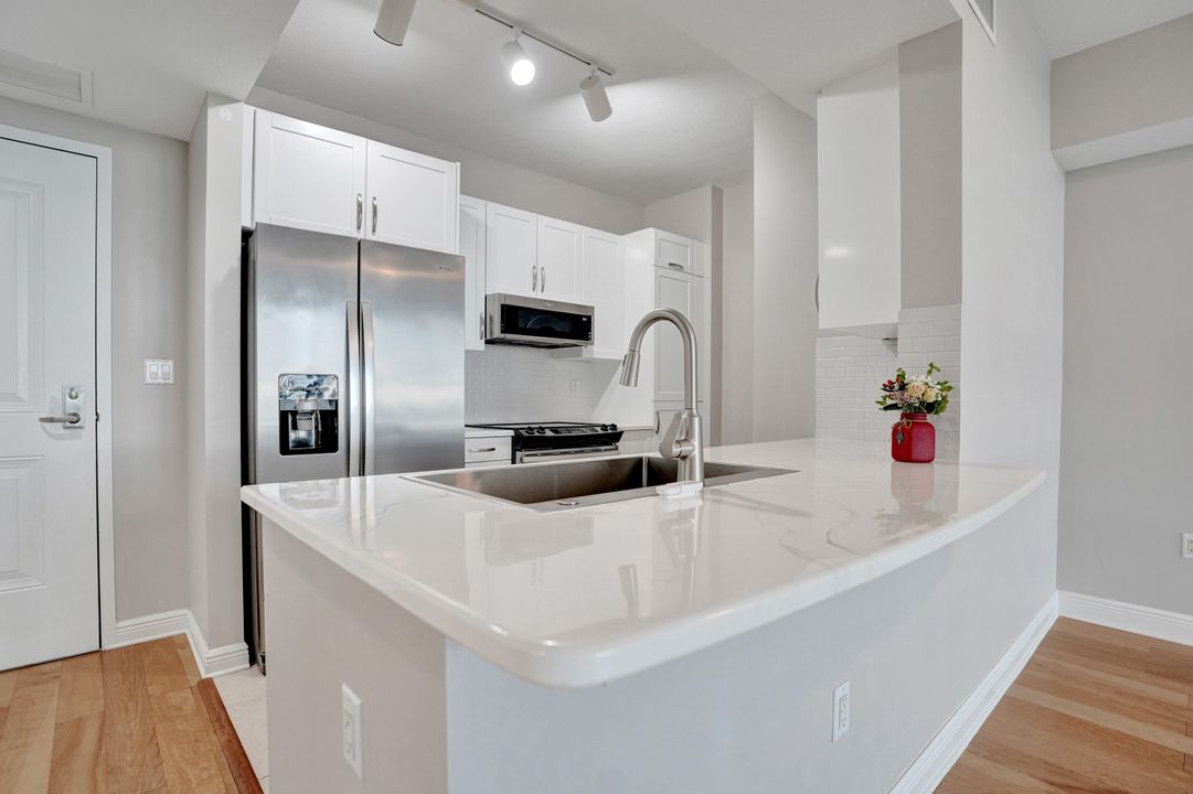 На продажу: $349,999 (1 спален, 1 ванн, 805 Квадратных фут)