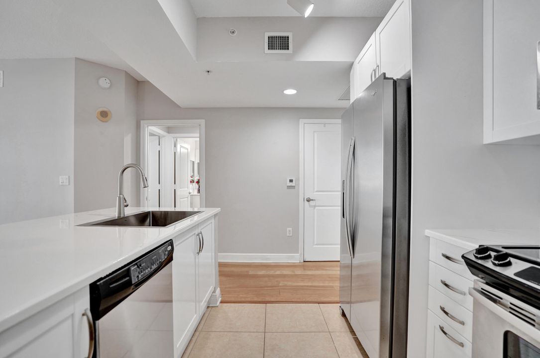 На продажу: $349,999 (1 спален, 1 ванн, 805 Квадратных фут)