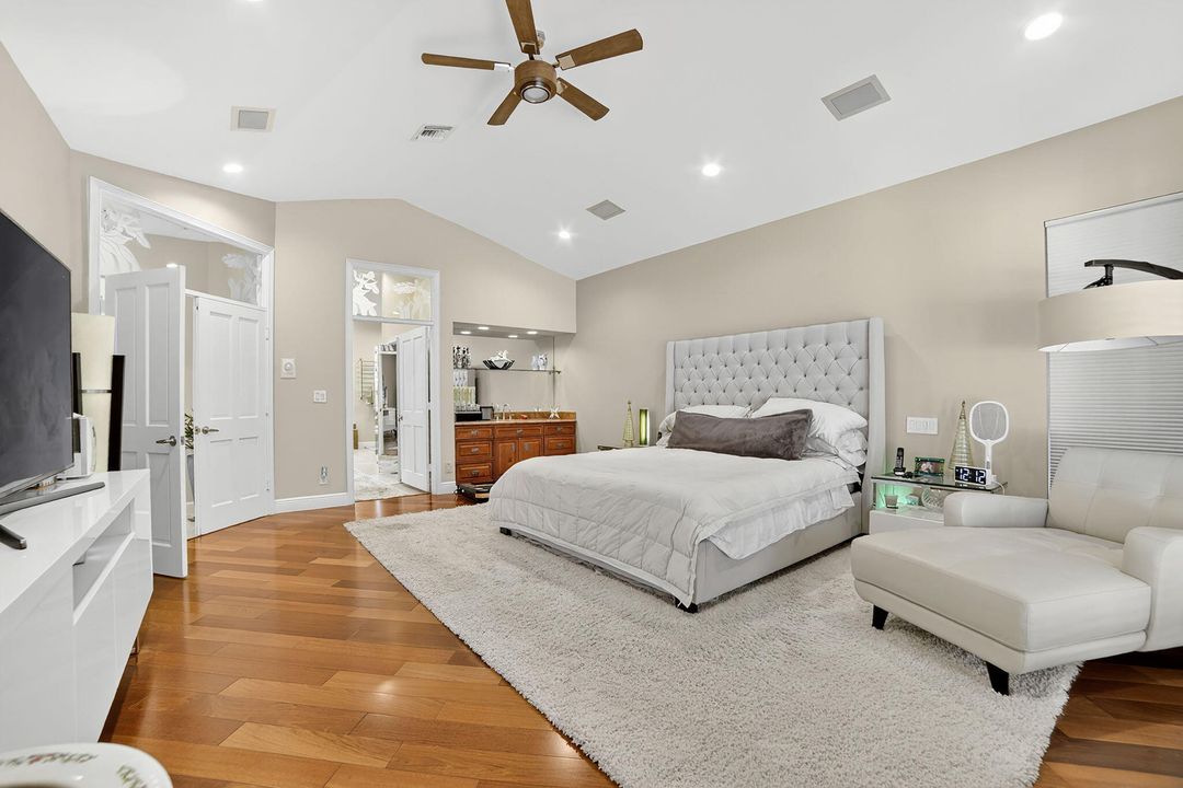 待售: $1,900,000 (6 贝兹, 5 浴室, 5218 平方英尺)