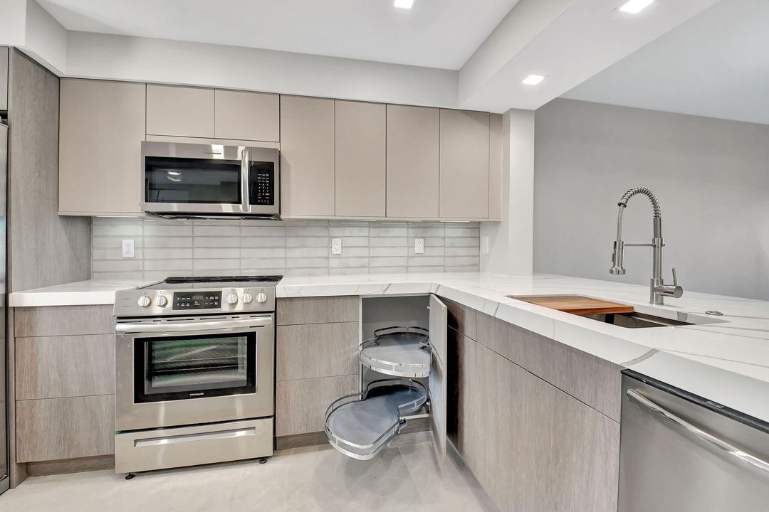 For Rent: $3,300 (2 beds, 2 baths, 1500 Square Feet)