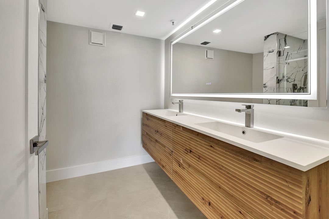 For Rent: $3,300 (2 beds, 2 baths, 1500 Square Feet)