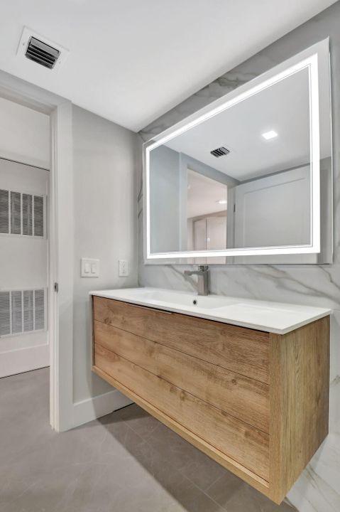 For Rent: $3,300 (2 beds, 2 baths, 1500 Square Feet)