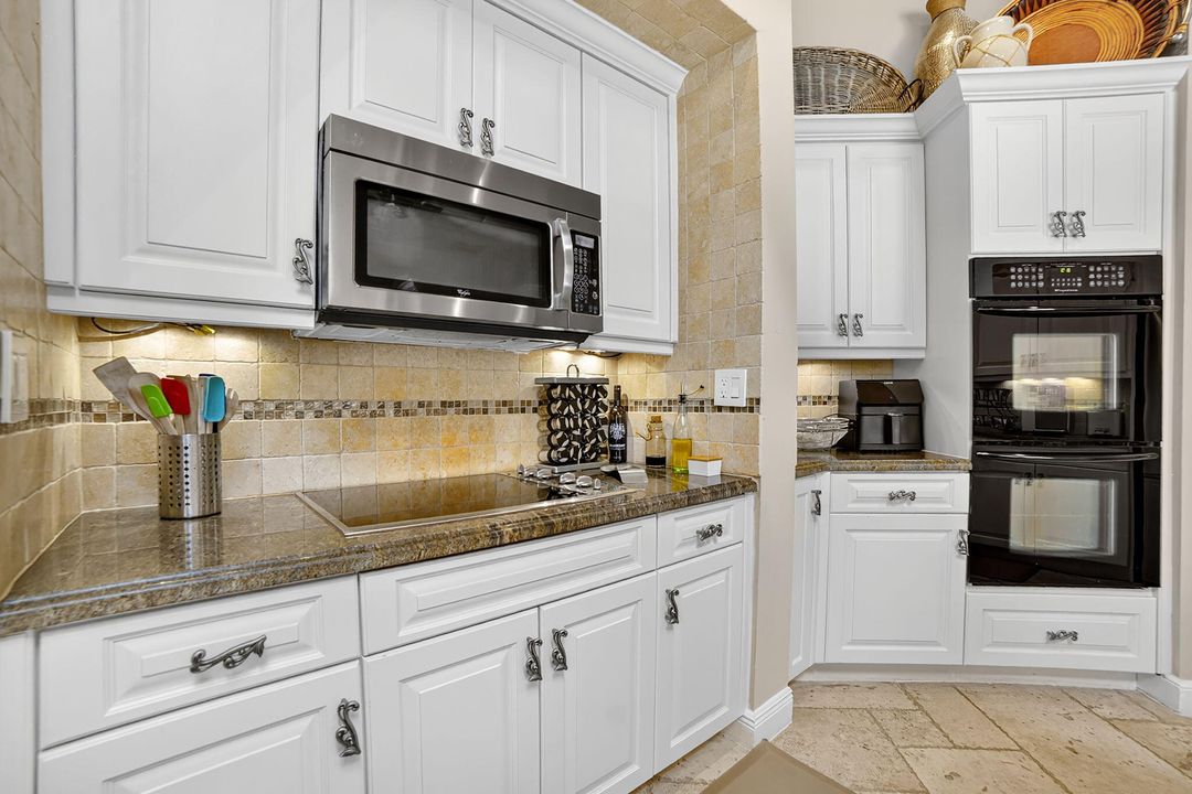 待售: $1,900,000 (6 贝兹, 5 浴室, 5218 平方英尺)