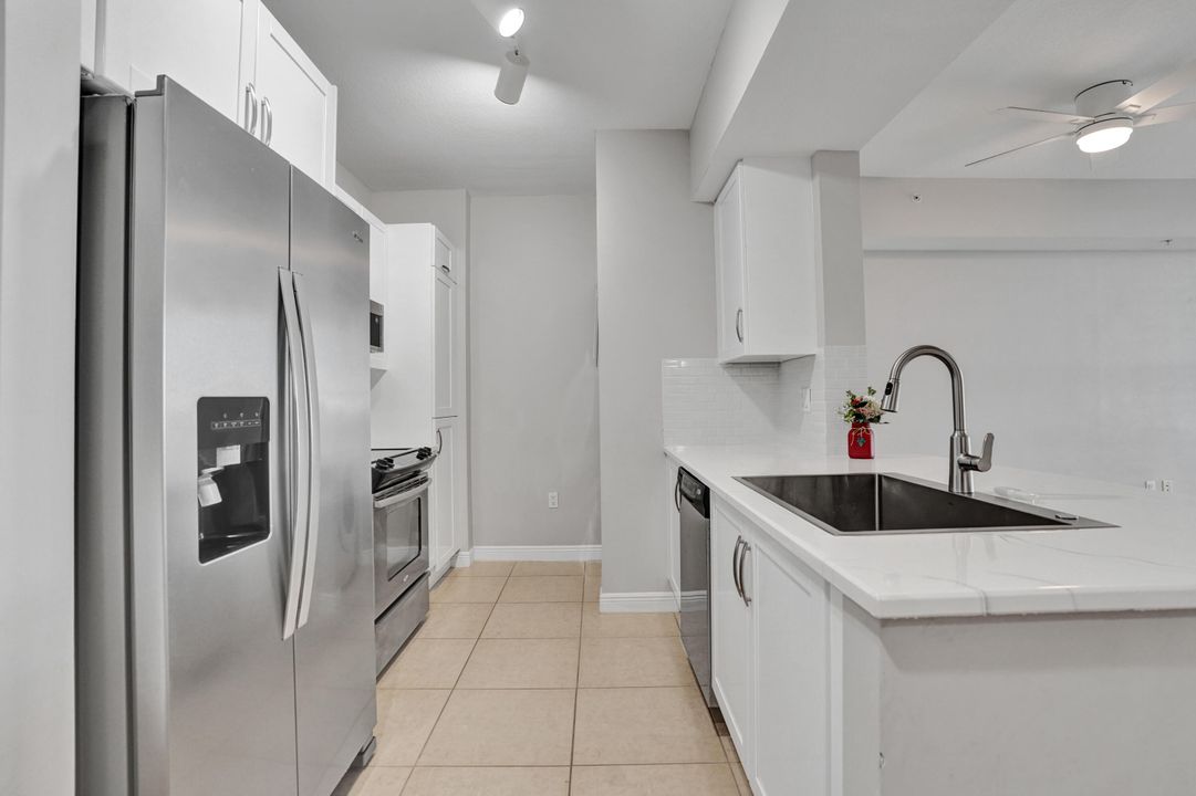 На продажу: $349,999 (1 спален, 1 ванн, 805 Квадратных фут)