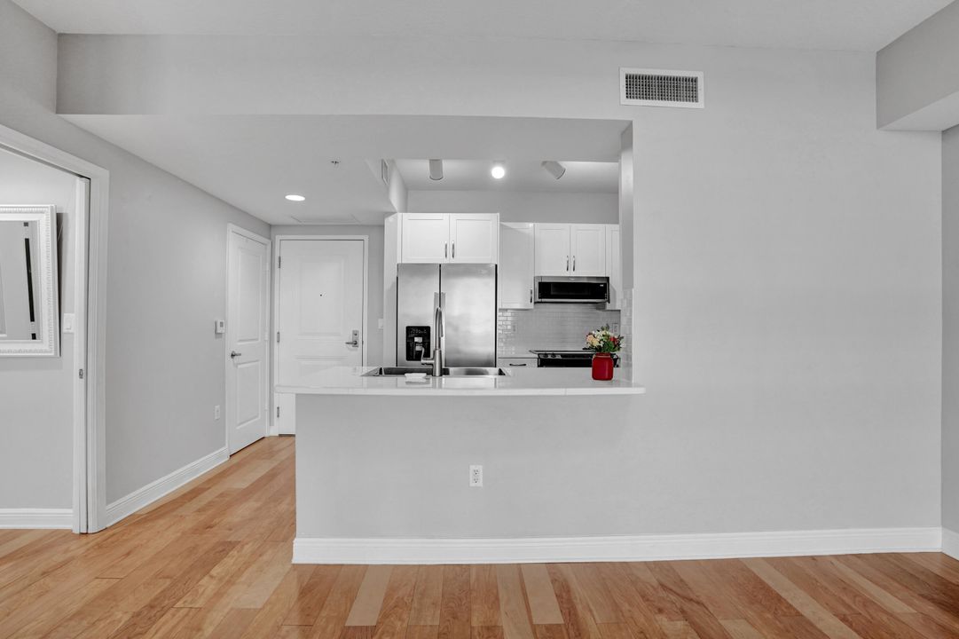 На продажу: $349,999 (1 спален, 1 ванн, 805 Квадратных фут)