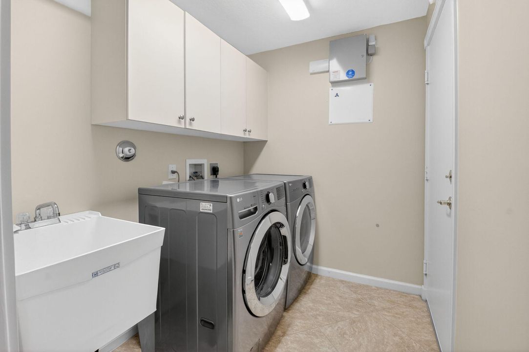 For Sale: $645,000 (3 beds, 2 baths, 2099 Square Feet)