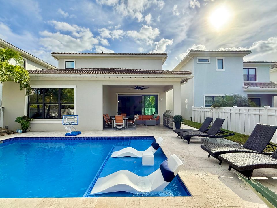 На продажу: $1,249,990 (5 спален, 3 ванн, 3069 Квадратных фут)