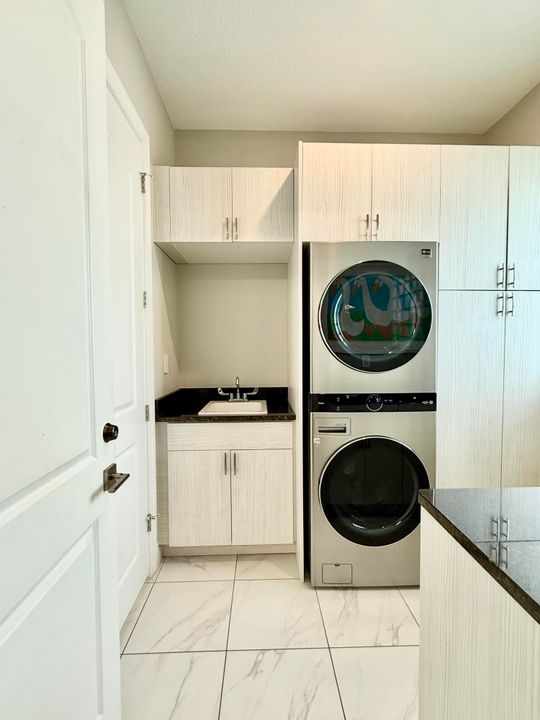 На продажу: $1,249,990 (5 спален, 3 ванн, 3069 Квадратных фут)