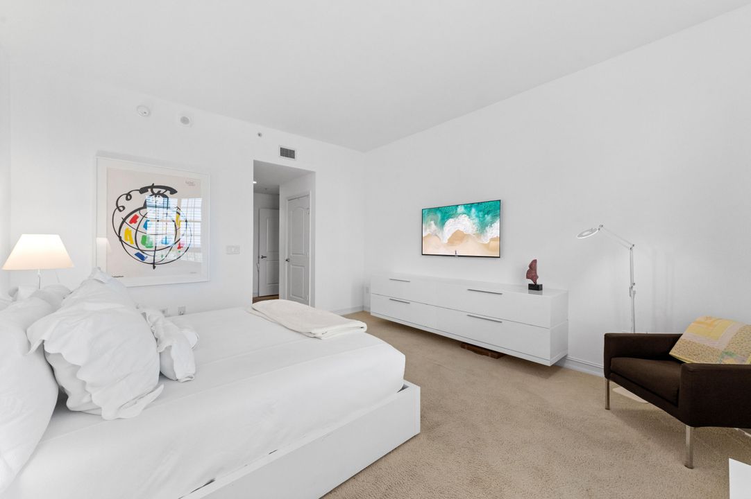 На продажу: $3,000,000 (2 спален, 2 ванн, 2156 Квадратных фут)